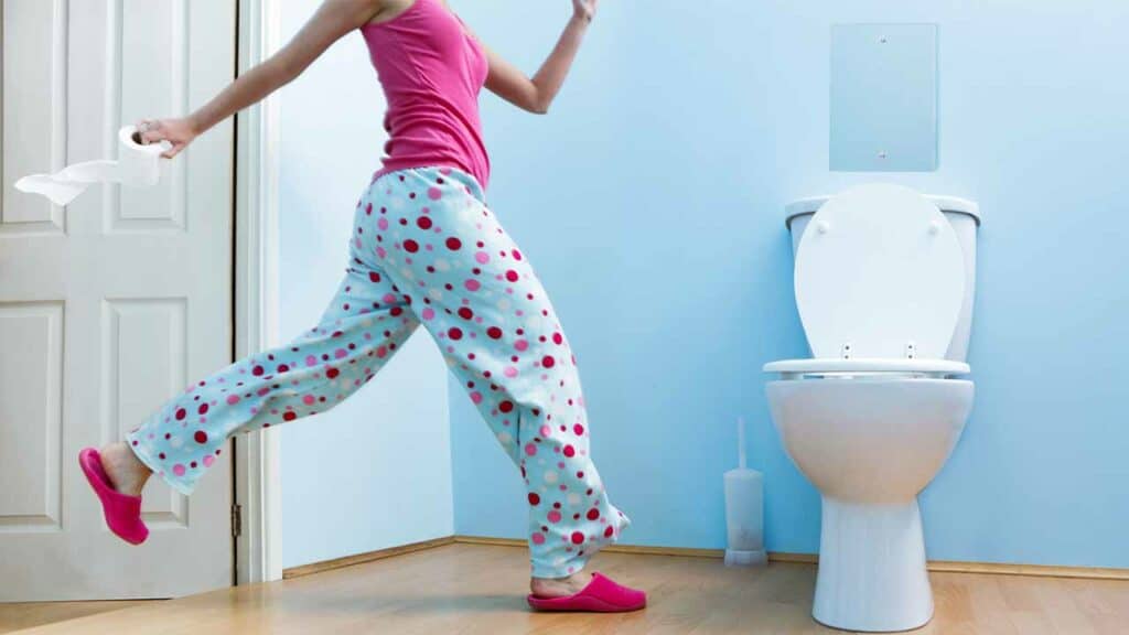 woman running to the restroom - DIARIO ANALISIS LITORAL DIARIO ANALISIS LITORAL Primer portal de noticias del litoral Argentino 26 septiembre, 2023